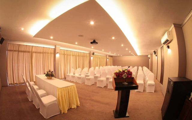 Grand Udawalawe Safari Resort