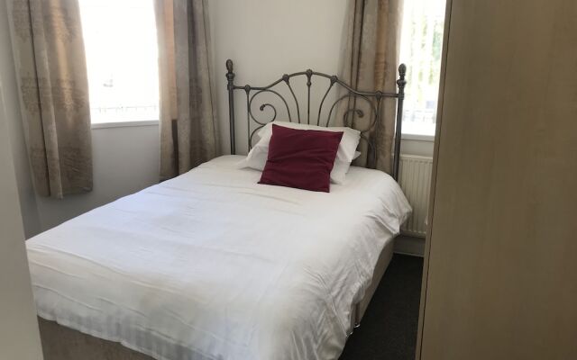 OYO Newcastle West