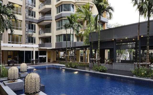 Siamese Nanglinchee Residence