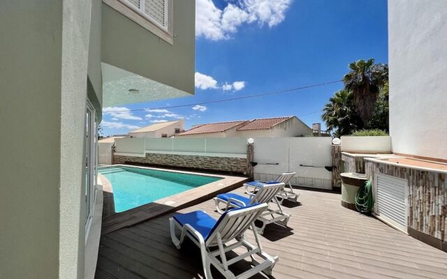 Boliqueime Amazing Villa With Pool by Homing