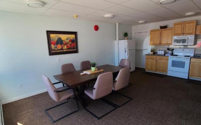 Onoway Inn And Suites