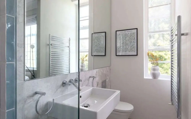 The Primrose Hill Hideaway - Modish 1bdr Flat