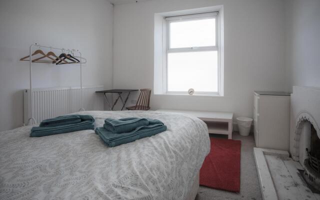 Ty Golau - 3 Bed Holiday Home - Pembroke