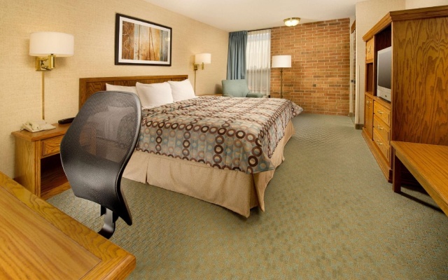 Pear Tree Inn St. Louis Airport