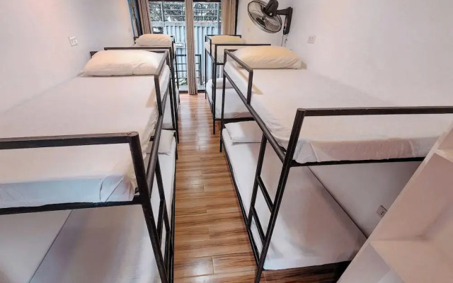 Kaliraya Surf Kamp by Eco Hotel Laguna