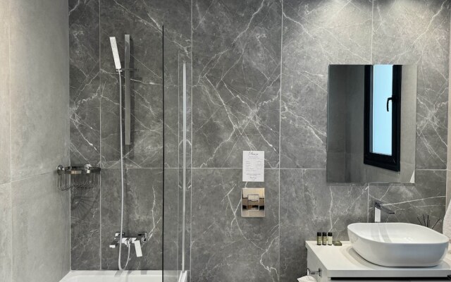 Phaedrus Living White Hills Suites City View