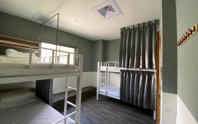 Line Weaving House B&B