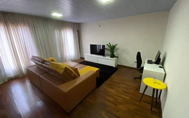 Casa Ampla 1 suite 2quartos churras e AC