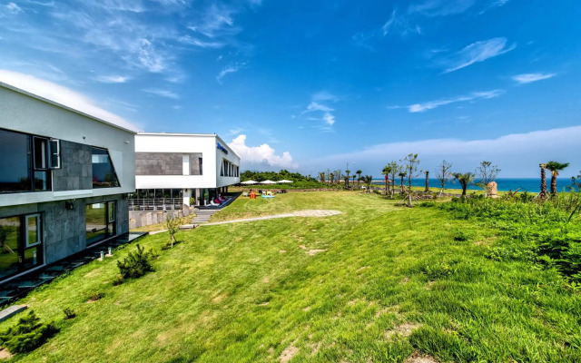Sun & Moon Resort