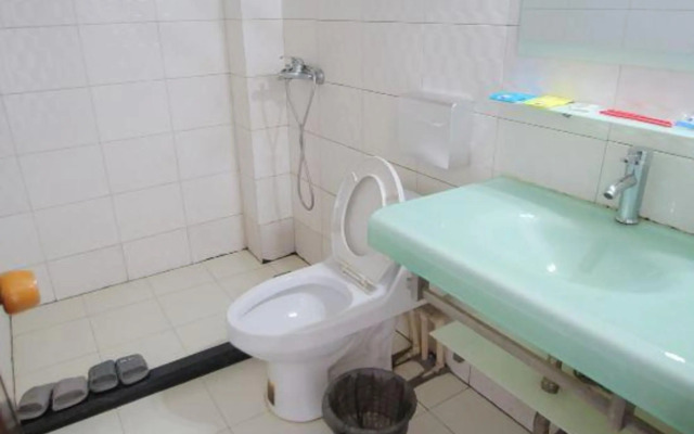 Yihong Hostel