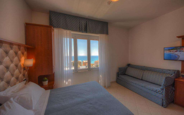 Hotel Noris