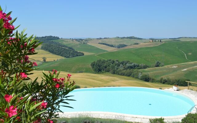 Apartment With Wonderful View in the Crete Senesi
