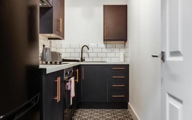 Queen Street Apartments by Sasco