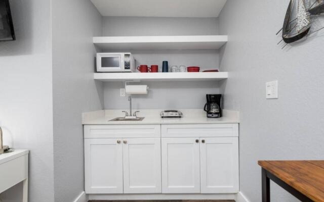 Shell on the Beach 104 - RENOVATED