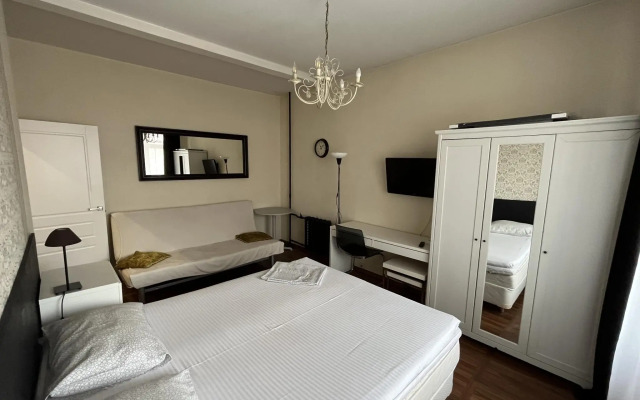 Apartment with a balcony at 1st Dubrovskaya street