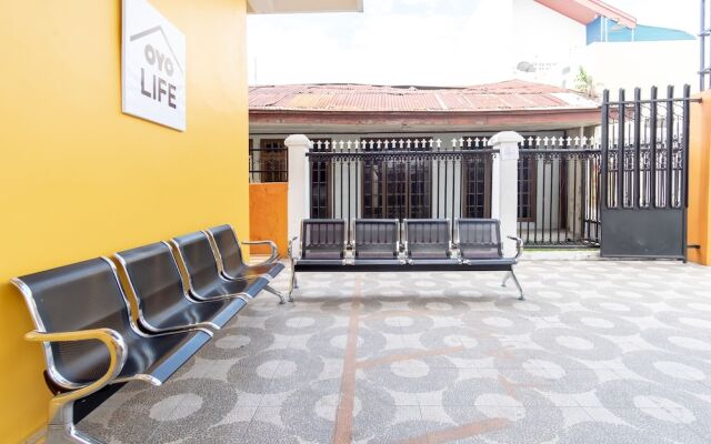 OYO Life 2158 Arista Residence Syariah