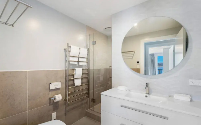 3-Bedroom Penthouse Apartment - The Beacon 1002
