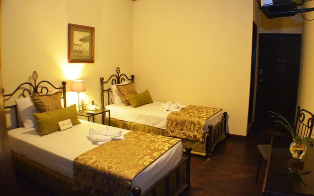 Hotel Los Balcones Leon