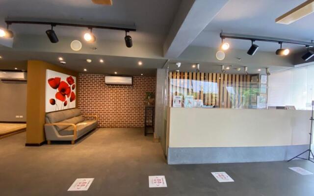 Capital O 820 Guijo Suites Makati