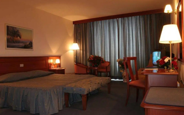 Maxi Park Hotel & Spa