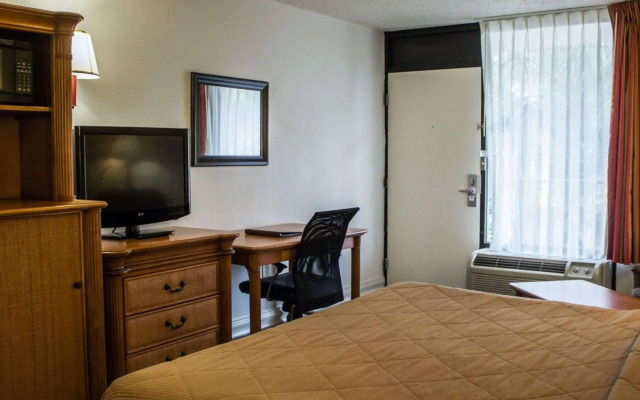 Quality Inn & Suites St Augustine Beach Area