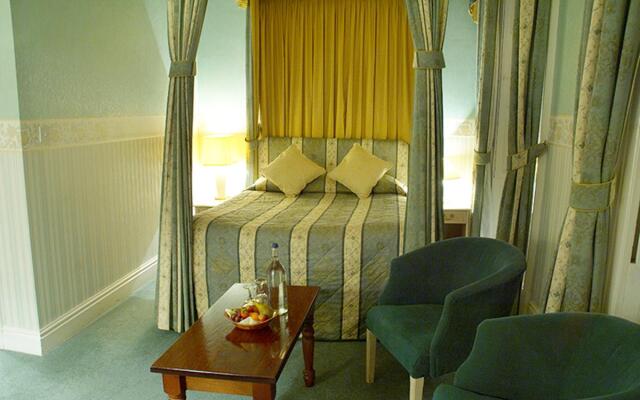Glebe Hotel