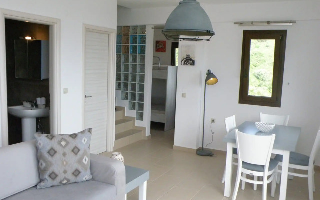 Koumaros Aparthotel