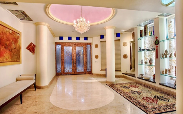 Luxury Suite With Garden and Ocean View