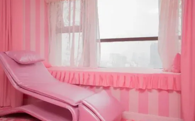 1314 Lovers Theme Hotel (Wuhan Wuchang Railway Station Store)