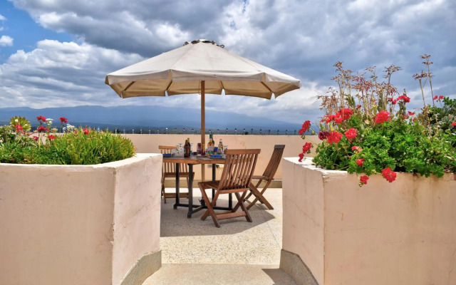 Peaks Hotel Limited
