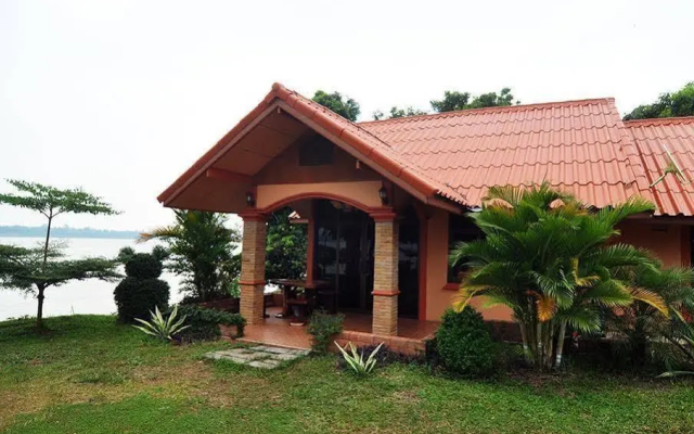 Bann Rim khong Resort