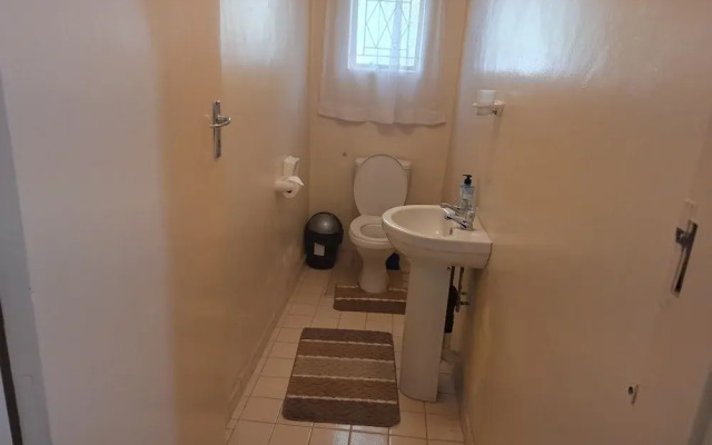 Beautiful 2-bedroomed Guest Cottage in Harare