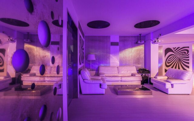 Villa BOND with Private Swimming Pool