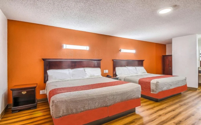 Hillcrest Inn & Suites