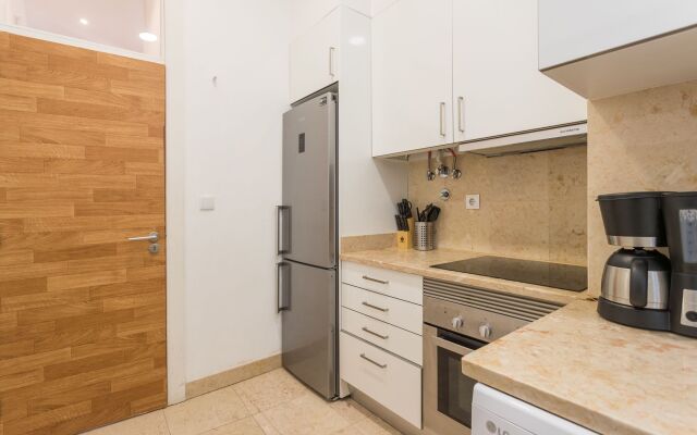 Baixa Modern Three-Bedroom Apartment - by LU Holidays