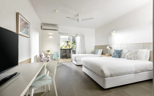 Mangrove Hotel