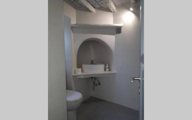 Antigonis traditional house in lefkes village