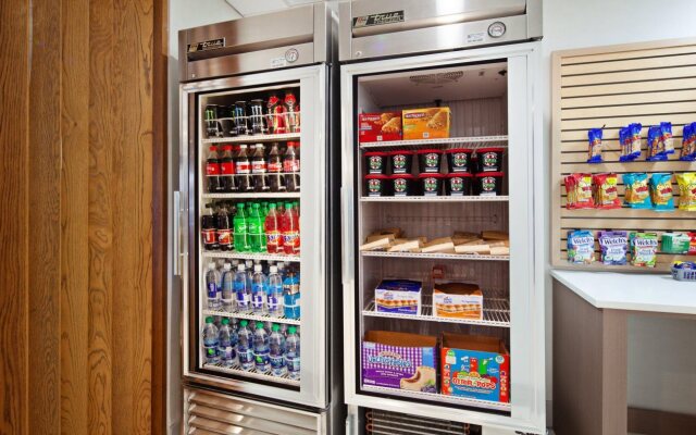 Holiday Inn Express & Suites Clovis-Fresno Area by IHG