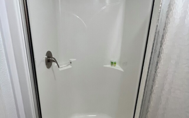 6 Plex Rental
