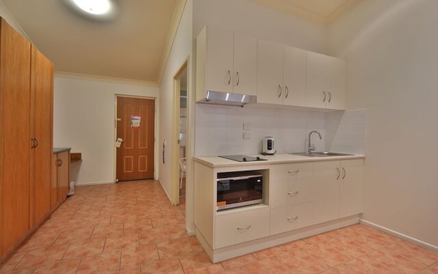 Emerald Explorers Inn