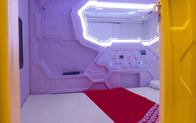 Super OYO 91328 Fiducia Capsule Hotel