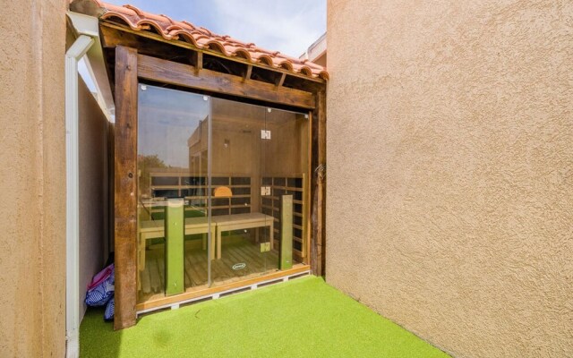 Villa Blue Topaz - Oasis With Pool Hot tub Sauna