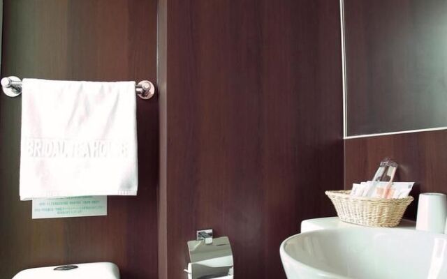 Bridal Tea House Hotel - Gillies Avenue South