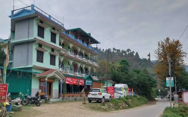 Hotel Gauri Shankar & Restaurant