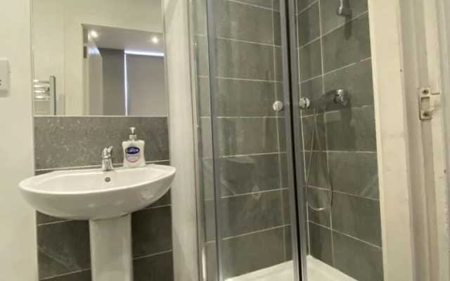 Extra Large Six Bed Six Bath Townhouse