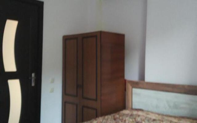 Mero House