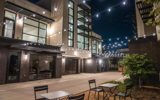 Drey Hotel