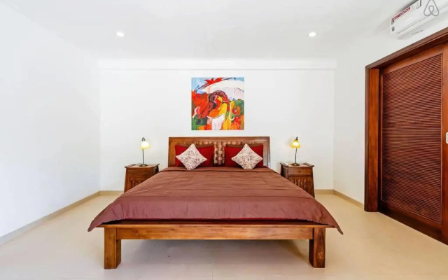 Awesome 1BR Villa in the heart of Seminyak – Guest Rooms – Kuta