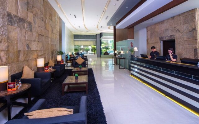 The B Hotel