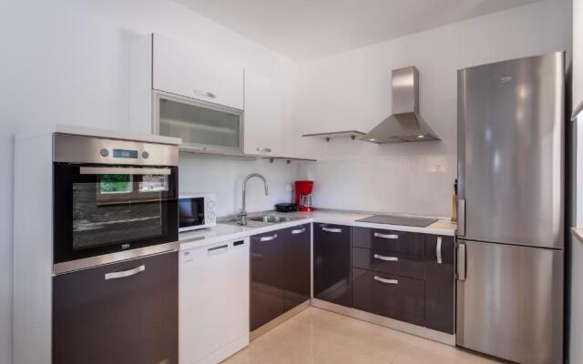 Apartment Mirna